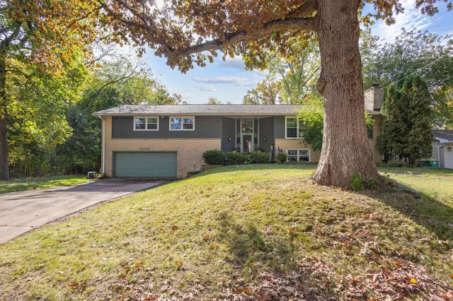 $360,000 | 3038 Bayview Drive, Green Bay, WI 54311