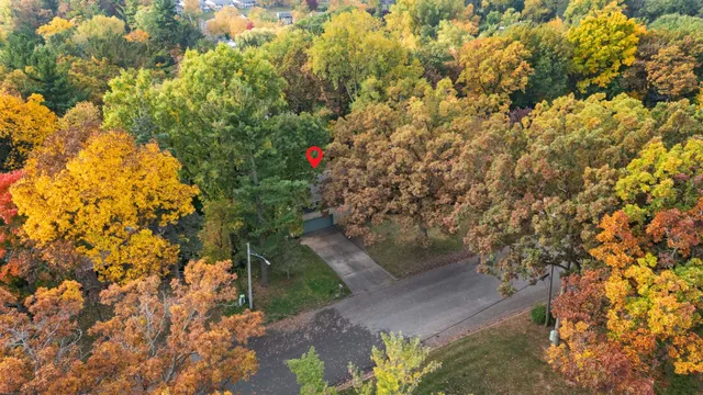 $360,000 | 3038 Bayview Drive, Green Bay, WI 54311