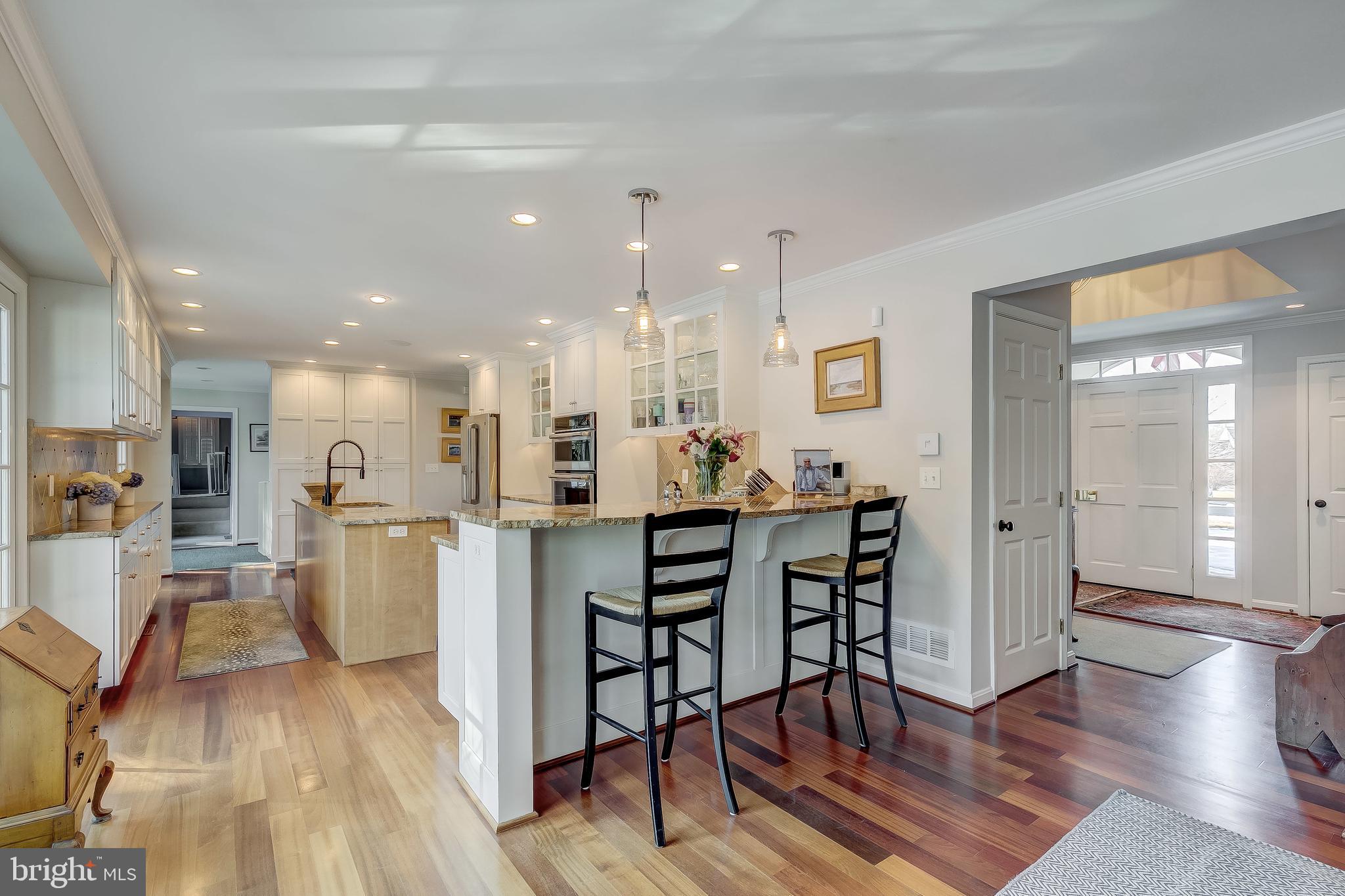 13814 Cripplegate Road Phoenix, MD 21131 - Photo 11 of 56 Gourmet Kitchen and Breakfast Bar