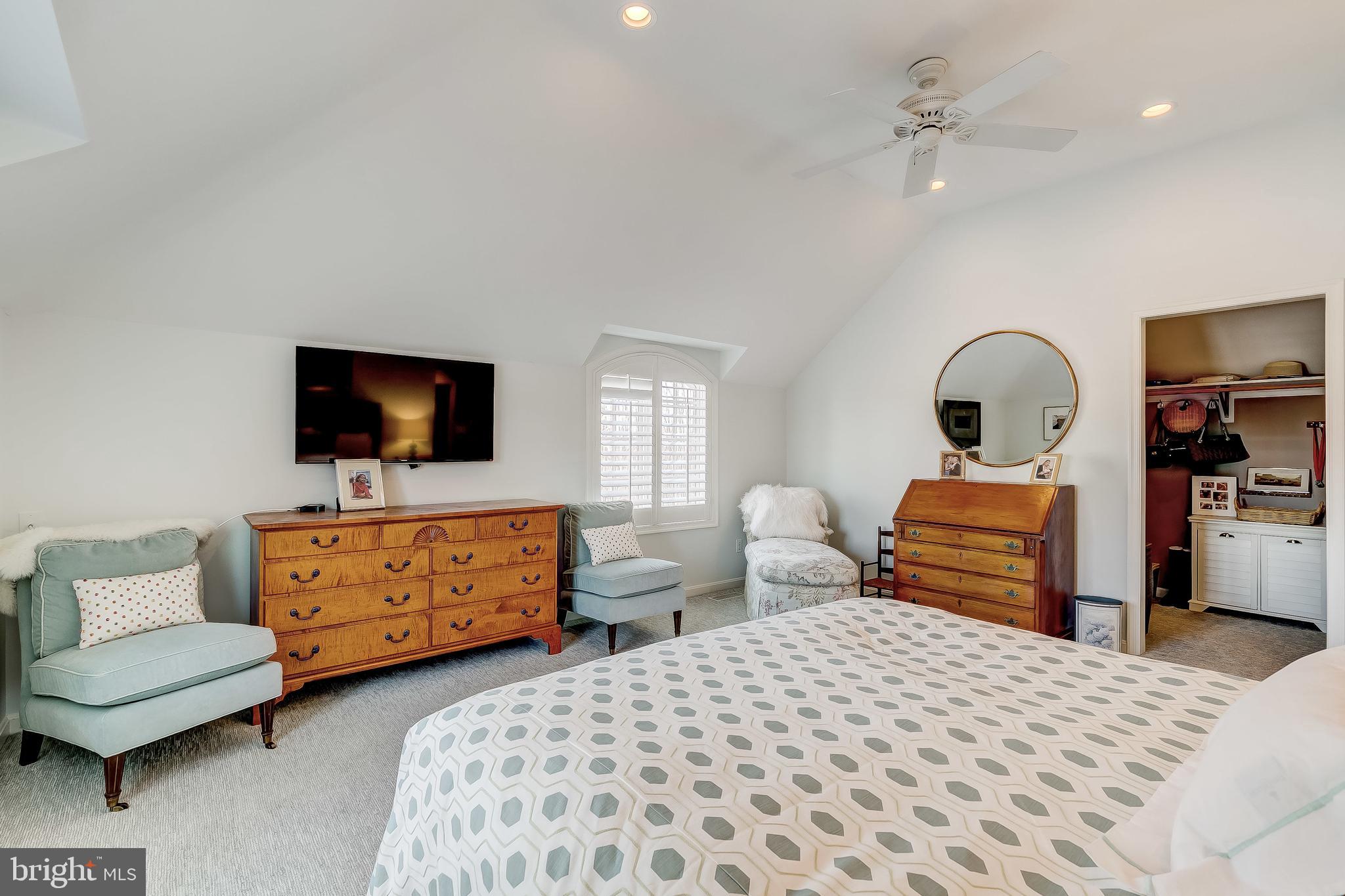 13814 Cripplegate Road Phoenix, MD 21131 - Photo 35 of 56 Master Bedroom with Walk- In Closet