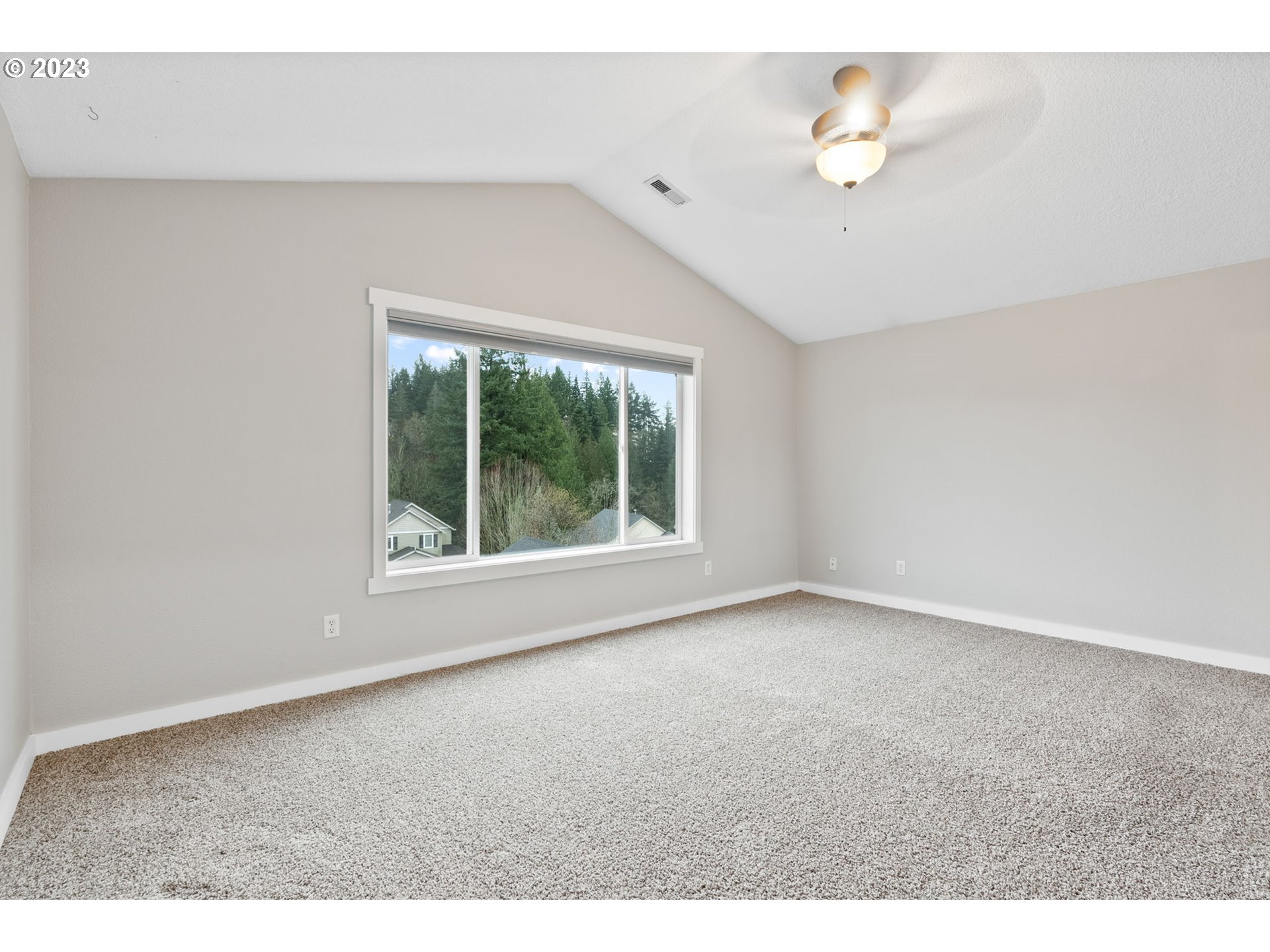 38446 Miller Street Sandy, OR 97055 - Photo 18 of 40 an empty room with a window