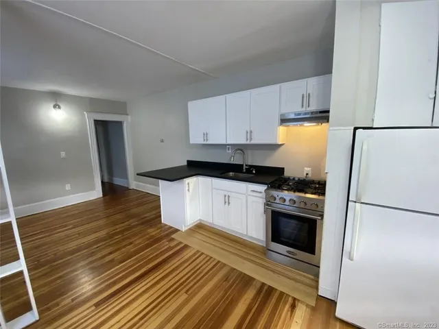 $1,100 | 34 Center Street, Unit 4, Bristol, CT 06010