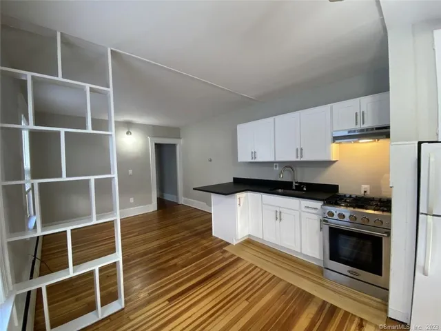 $1,100 | 34 Center Street, Unit 4, Bristol, CT 06010