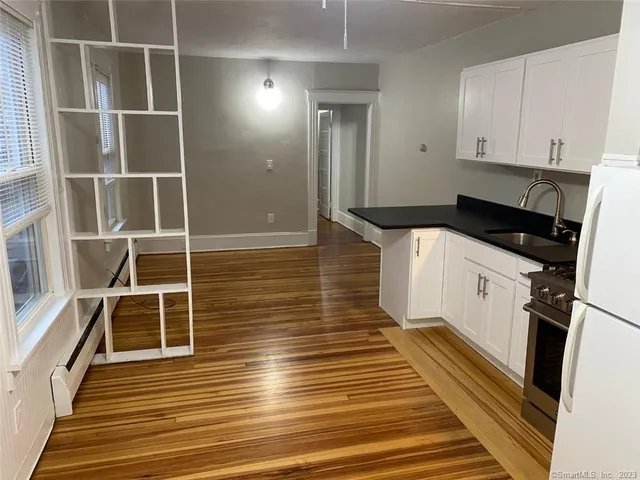 $1,100 | 34 Center Street, Unit 4, Bristol, CT 06010