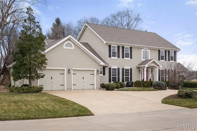 $625,000 | 37 Ravens Pointe, Lake St. Louis, MO 63367