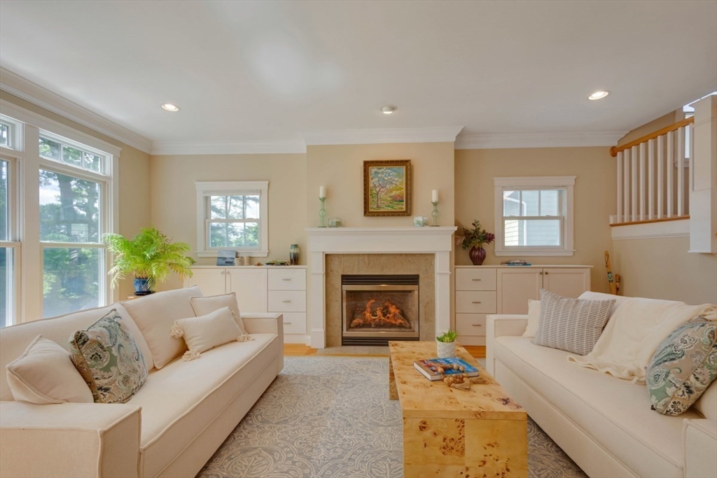 39 Lawton Road Needham, MA 02492 - Photo 5 of 40