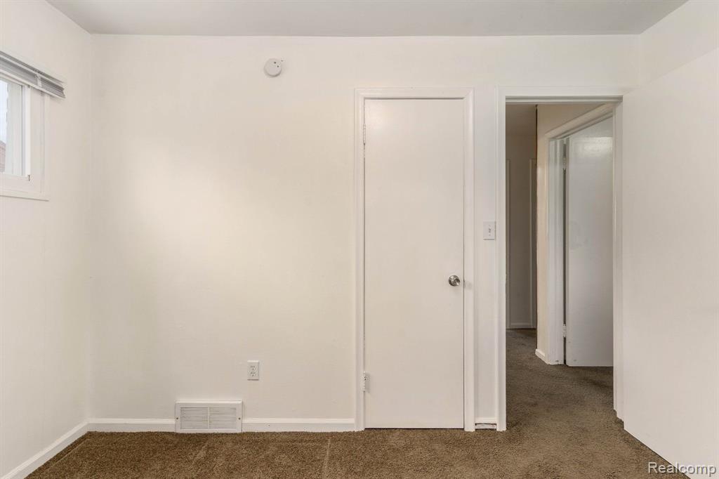 29881 Brooklane Street Inkster, MI 48141 - Photo 17 of 21