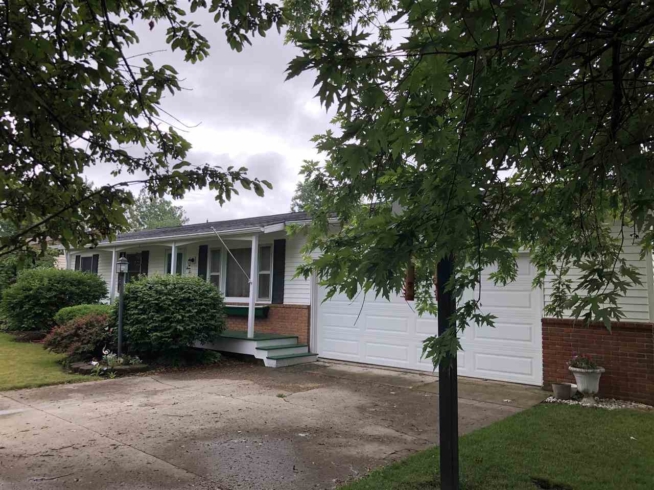 310 Spring Street Geneva, IN 46740 - Photo 5 of 36 Gallery Image 5