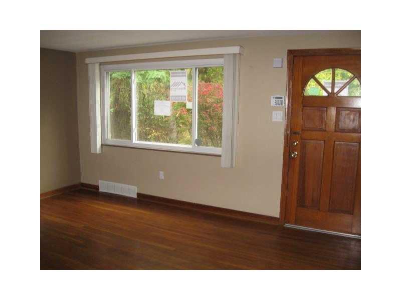 525 Beatty Road Monroeville, PA 15146 - Photo 9 of 23 Living Room.