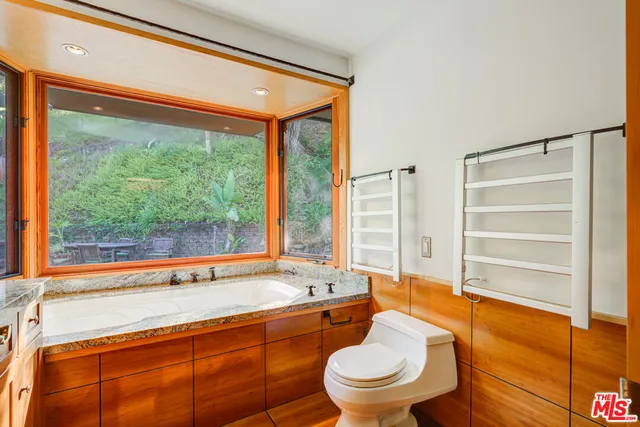 $7,427 | 15511 Woodcrest Drive, Sherman Oaks, CA 91403