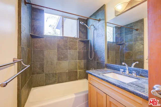 $7,427 | 15511 Woodcrest Drive, Sherman Oaks, CA 91403