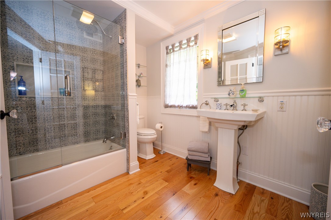 5217 Tonawanda Creek Road Pendleton, NY 14120 - Photo 24 of 50 Primary bathroom
