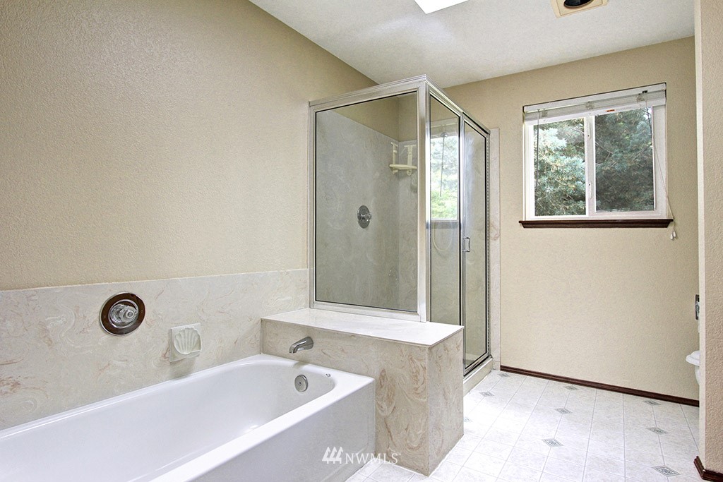 2016 237th Street Southeast Bothell, WA 98021 - Photo 14 of 24