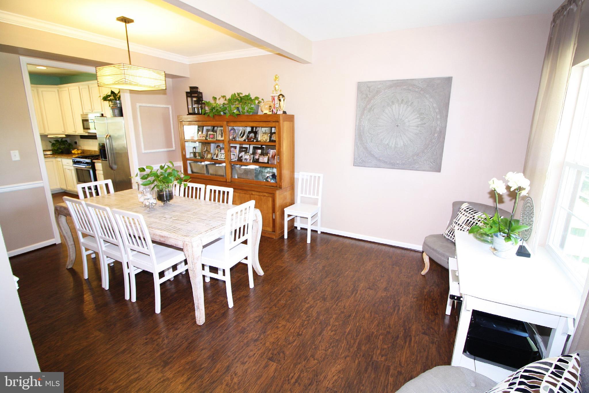 7419 North Point Road Baltimore, MD 21219 - Photo 14 of 46 Living & Dining Rooms