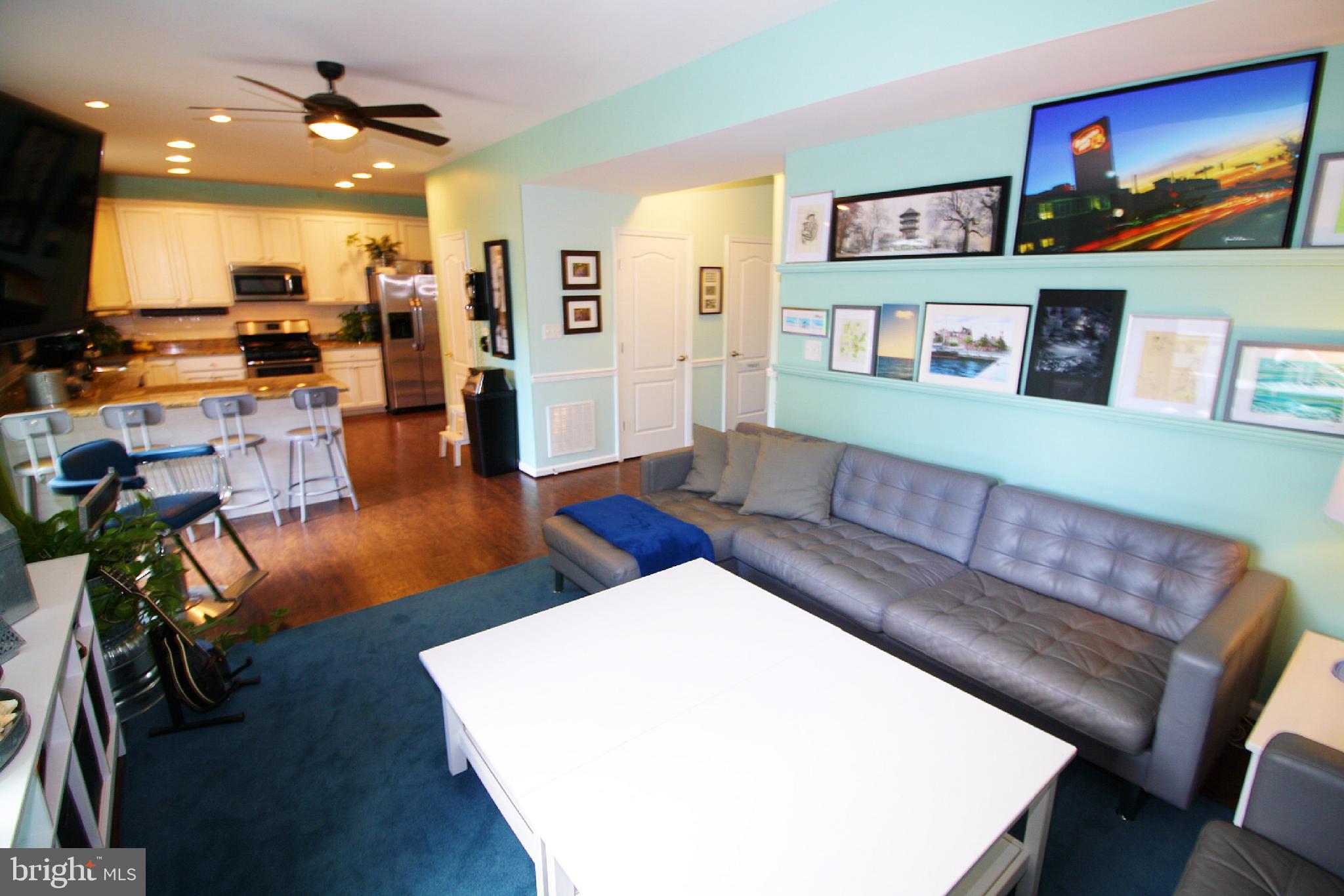 7419 North Point Road Baltimore, MD 21219 - Photo 22 of 46 Family Room
