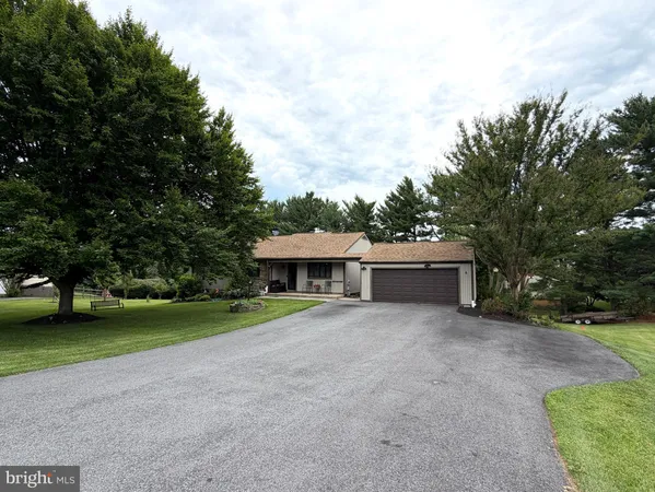 $625,000 | 11298 Woodhaven Drive, Ijamsville, MD 21754