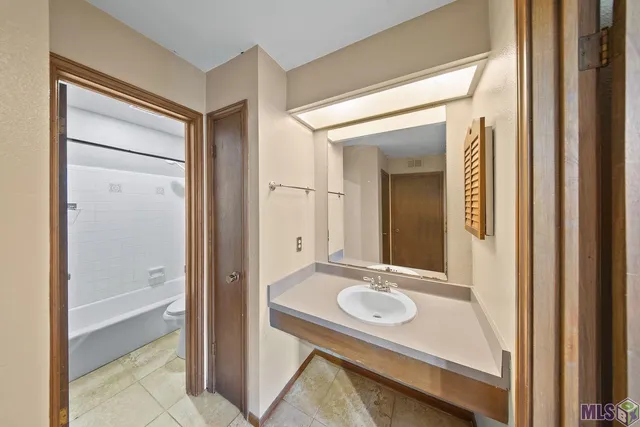 $835 | 2100 College Drive, Unit 58, Baton Rouge, LA 70808