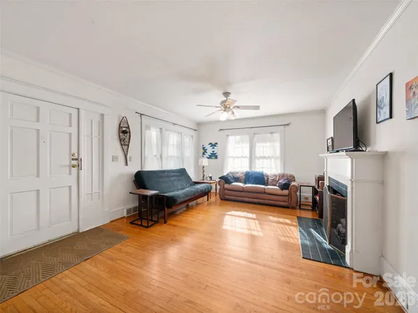 $264,000 | 147 Walnut Avenue, Spruce Pine, NC 28777