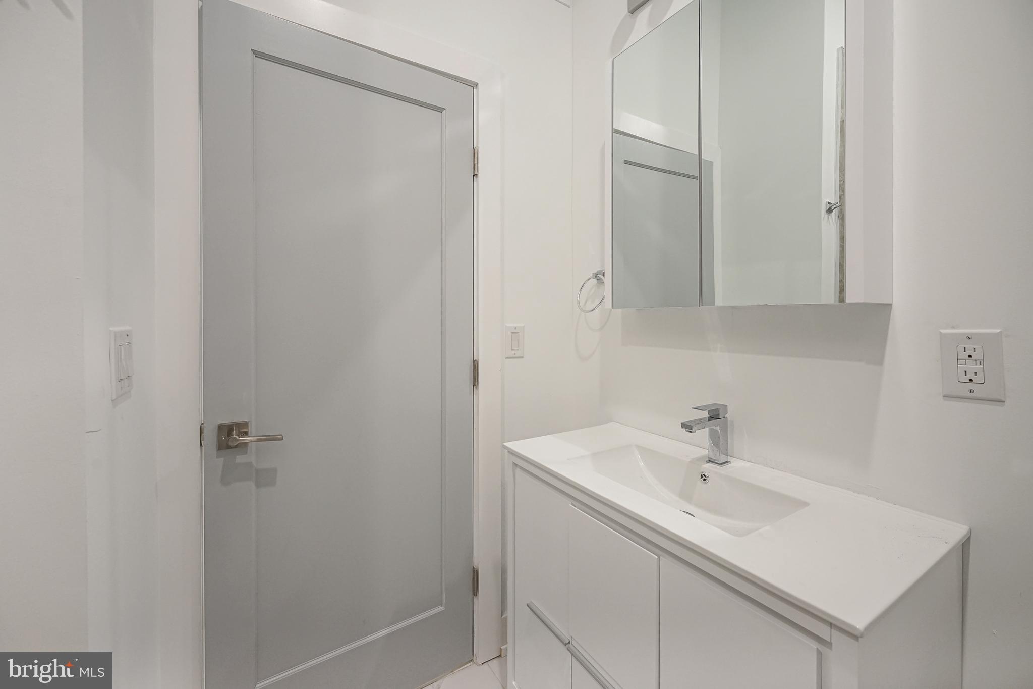 1544 South 20th Street, Unit A Philadelphia, PA 19146 - Photo 9 of 23