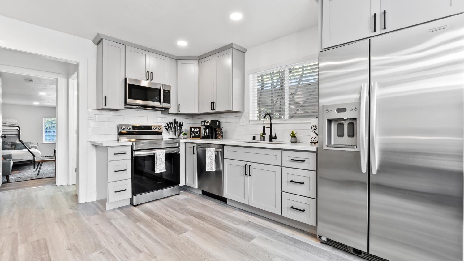 6400 Coyle Avenue Carmichael, CA 95608 - Photo 11 of 33