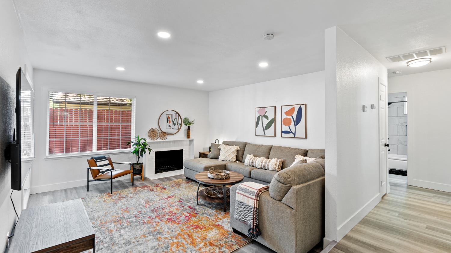 6400 Coyle Avenue Carmichael, CA 95608 - Photo 5 of 33