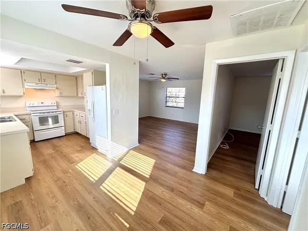 $1,095 | 3805 Southeast 11th Avenue, Unit 6, Cape Coral, FL 33904
