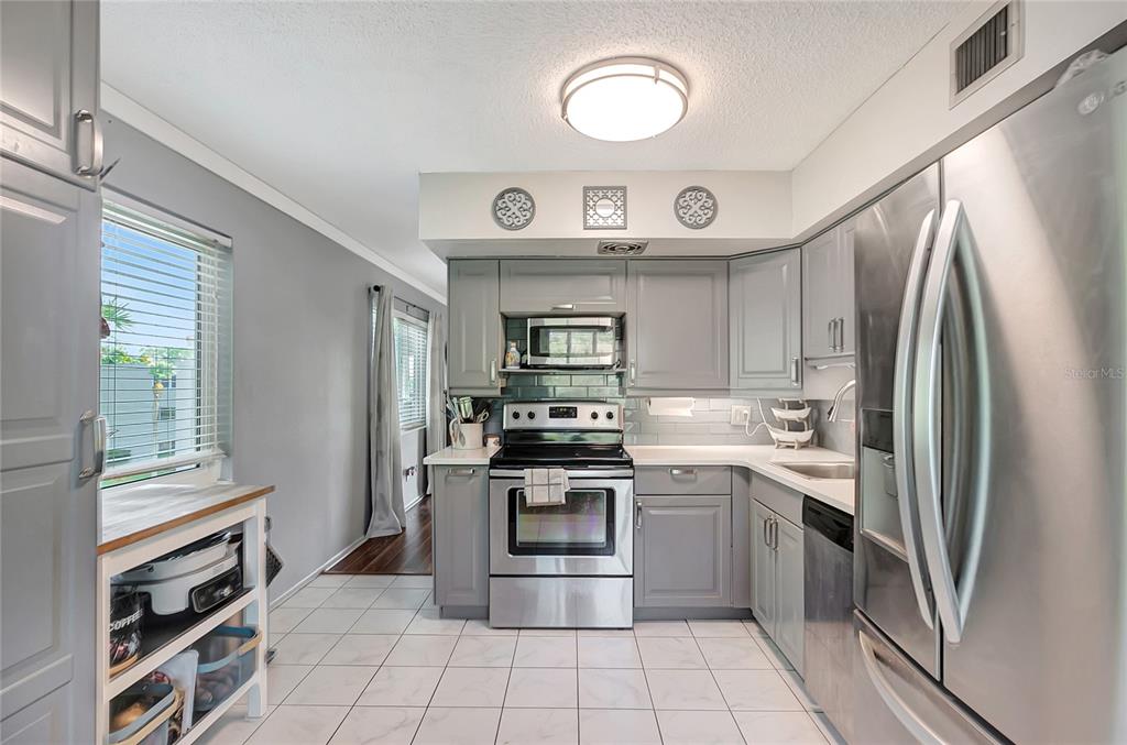 2461 Rhodesian Drive, Unit 73 Clearwater, FL 33763 - Photo 11 of 36
