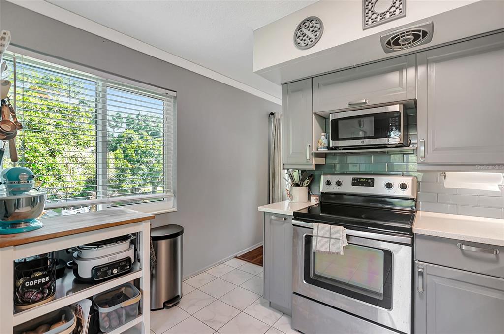2461 Rhodesian Drive, Unit 73 Clearwater, FL 33763 - Photo 12 of 36