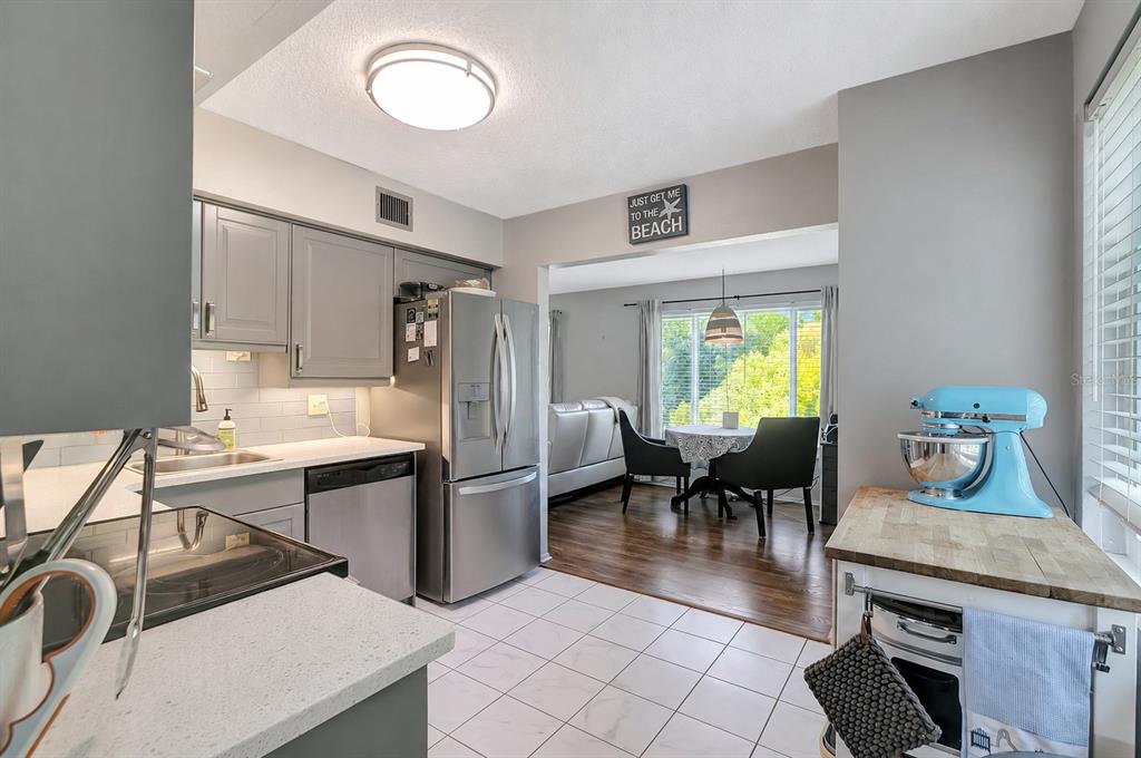 2461 Rhodesian Drive, Unit 73 Clearwater, FL 33763 - Photo 9 of 36