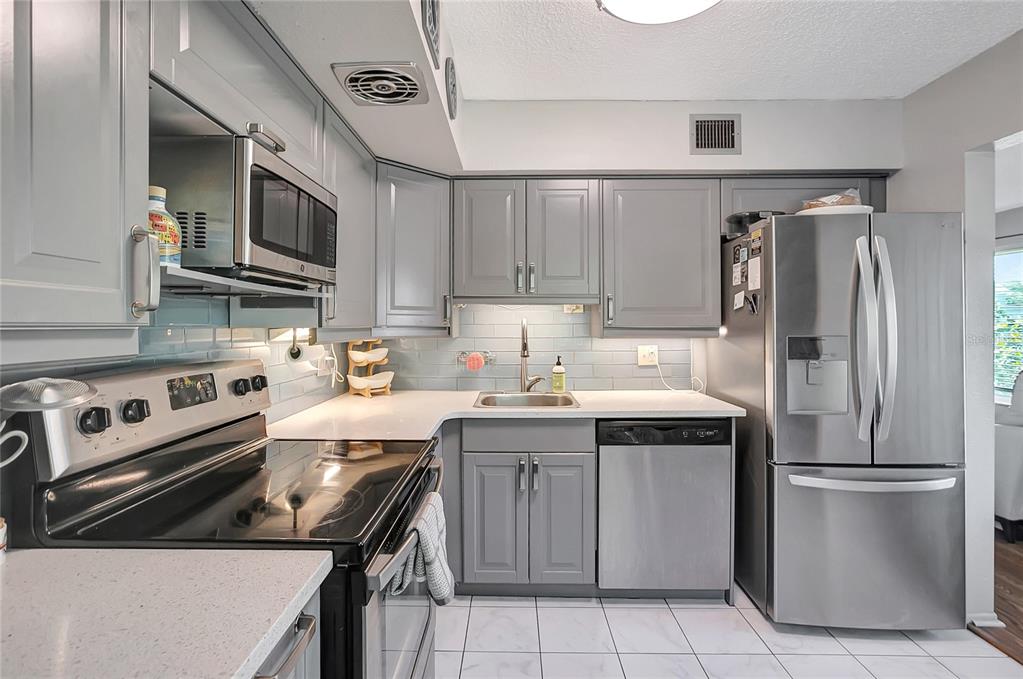 2461 Rhodesian Drive, Unit 73 Clearwater, FL 33763 - Photo 10 of 36