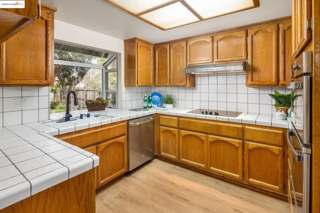 $869,900 | 1307 Meadowvista Way, Roseville, CA 95661