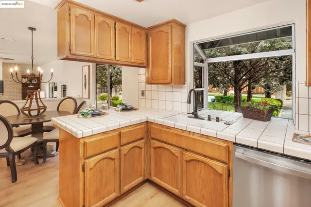 $869,900 | 1307 Meadowvista Way, Roseville, CA 95661