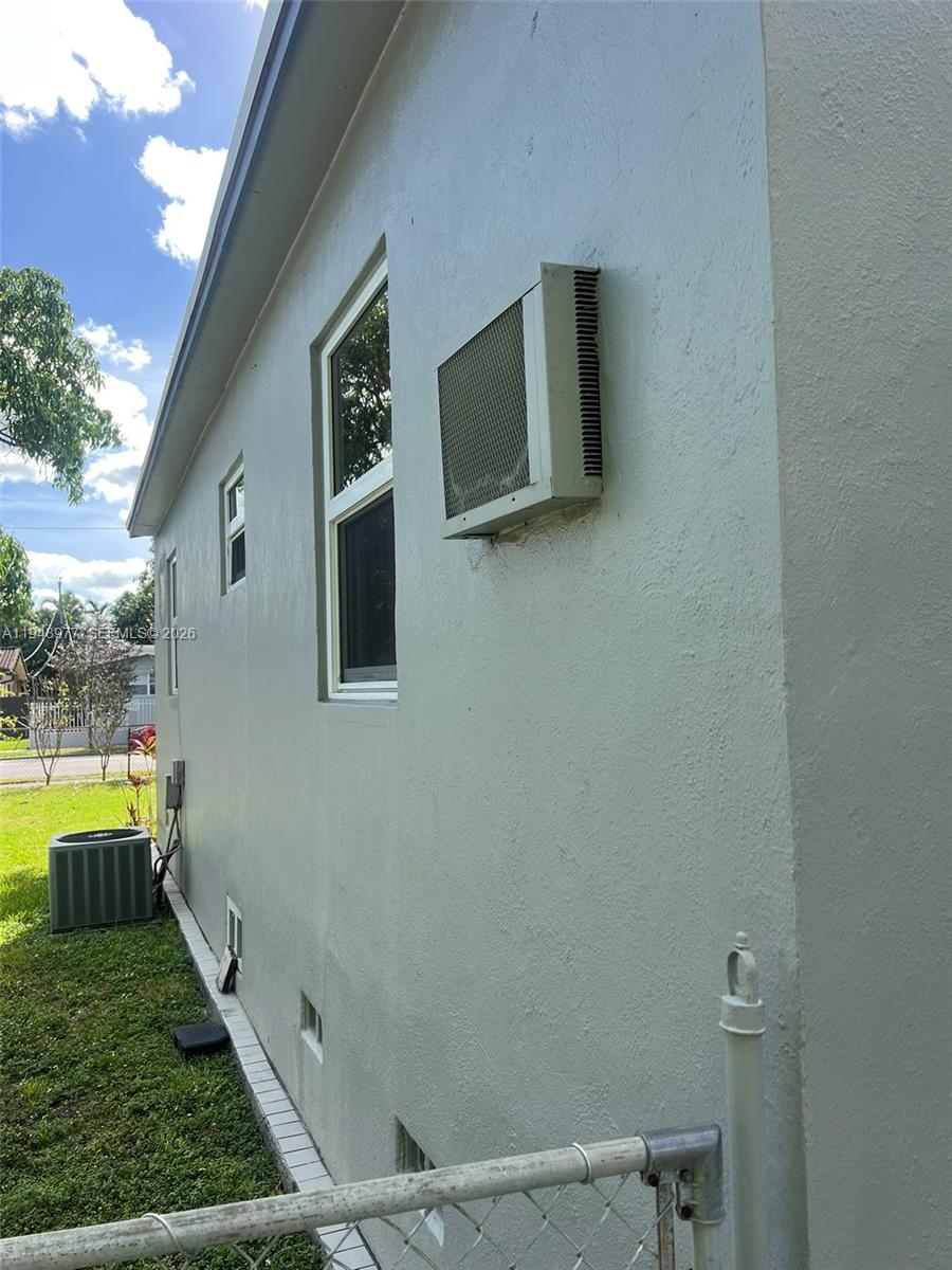 5561 Southwest 5th Terrace Miami, FL 33134 - Photo 7 of 35