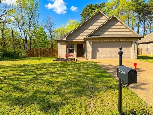 $265,000 | 137 Executive Drive, Jackson, TN 38305