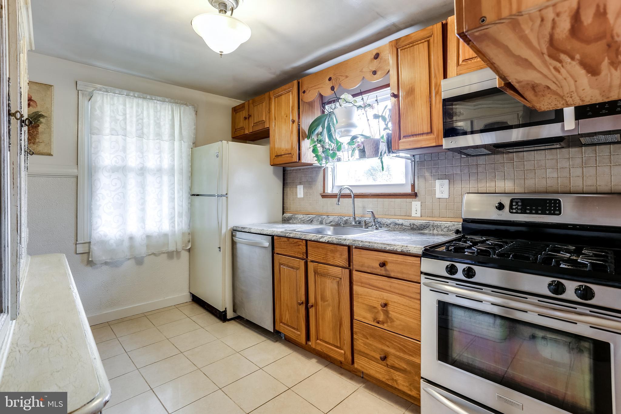 5049 Montgomery Road Ellicott City, MD 21043 - Photo 4 of 17 Kitchen