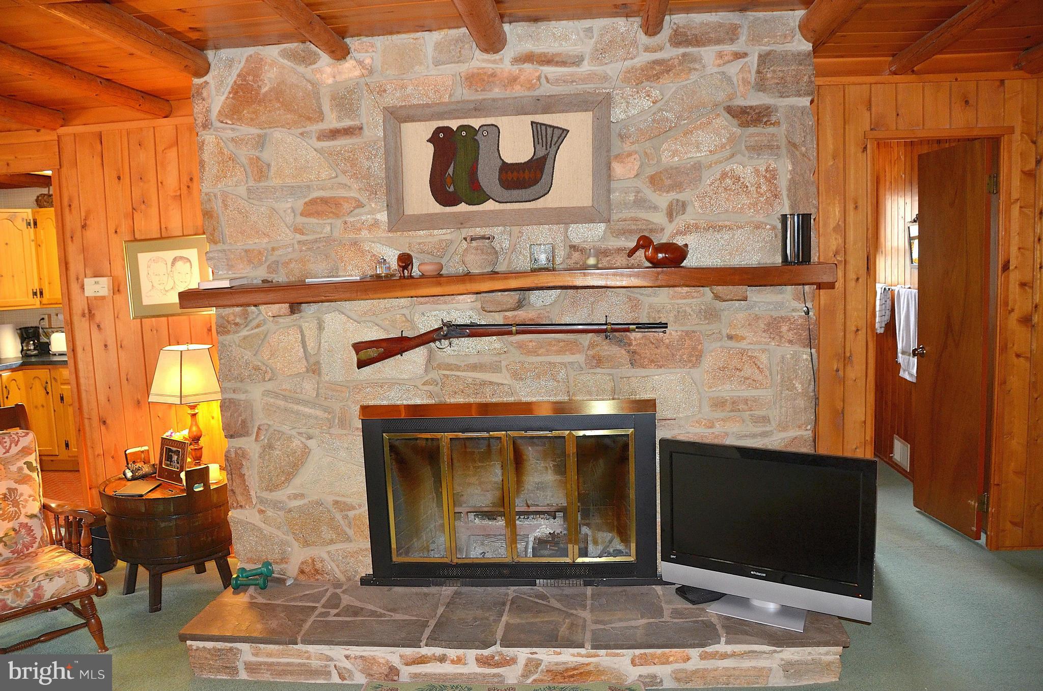 527 Laurel Road Riva, MD 21140 - Photo 4 of 25 Living Room