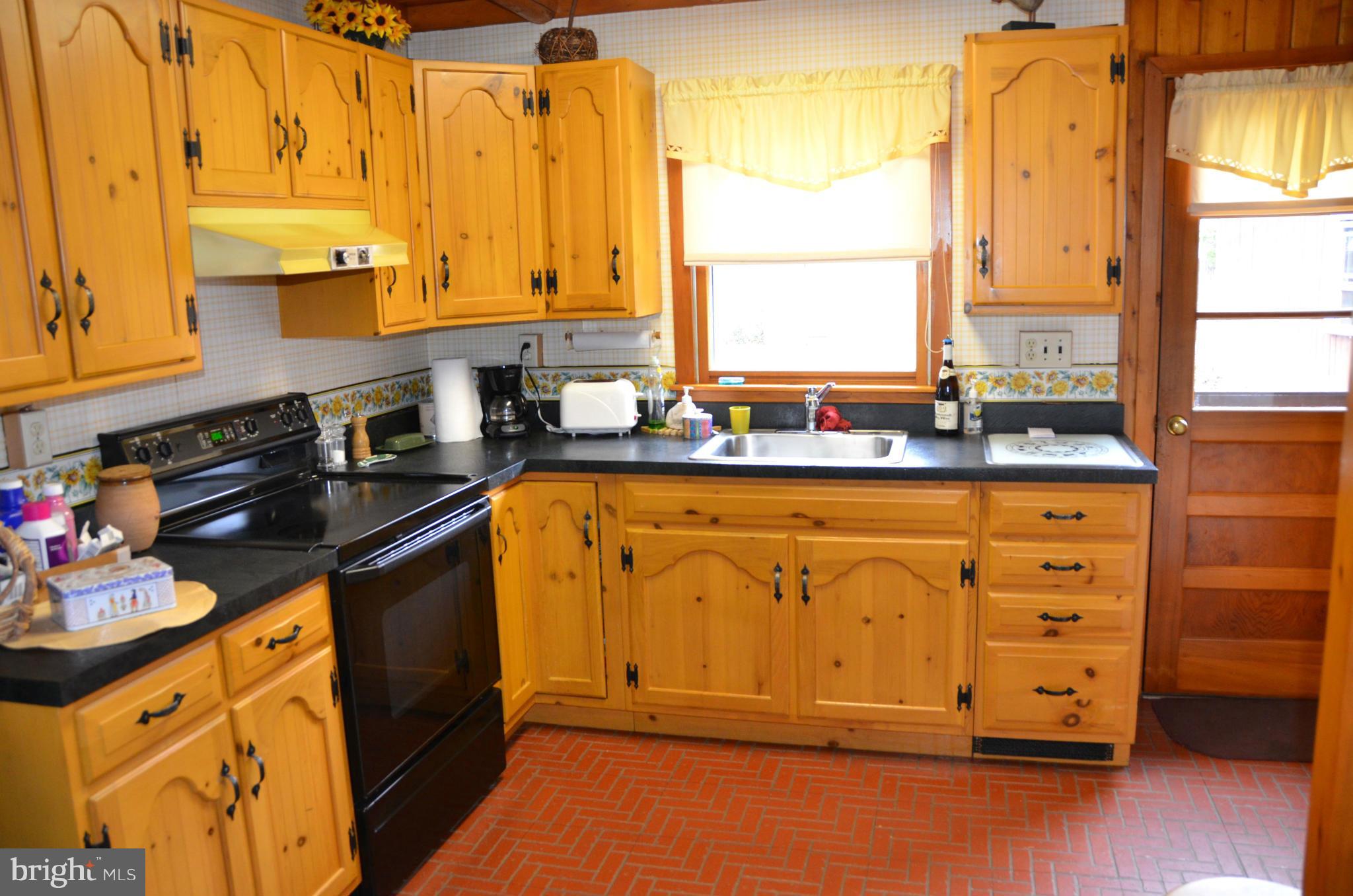 527 Laurel Road Riva, MD 21140 - Photo 6 of 25 Kitchen