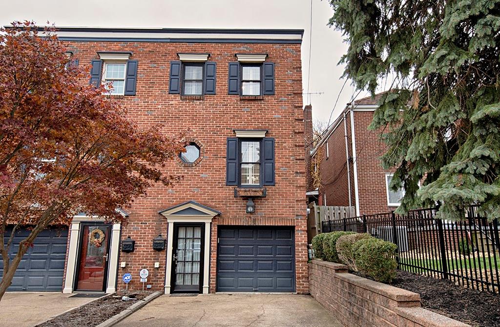 Beautiful Brick Townhome in the Heart of Pittsburgh's Shadyside Neighborhood!  Walk to Everything!  A Few Blocks to Walnut Street Shops and Eateries!