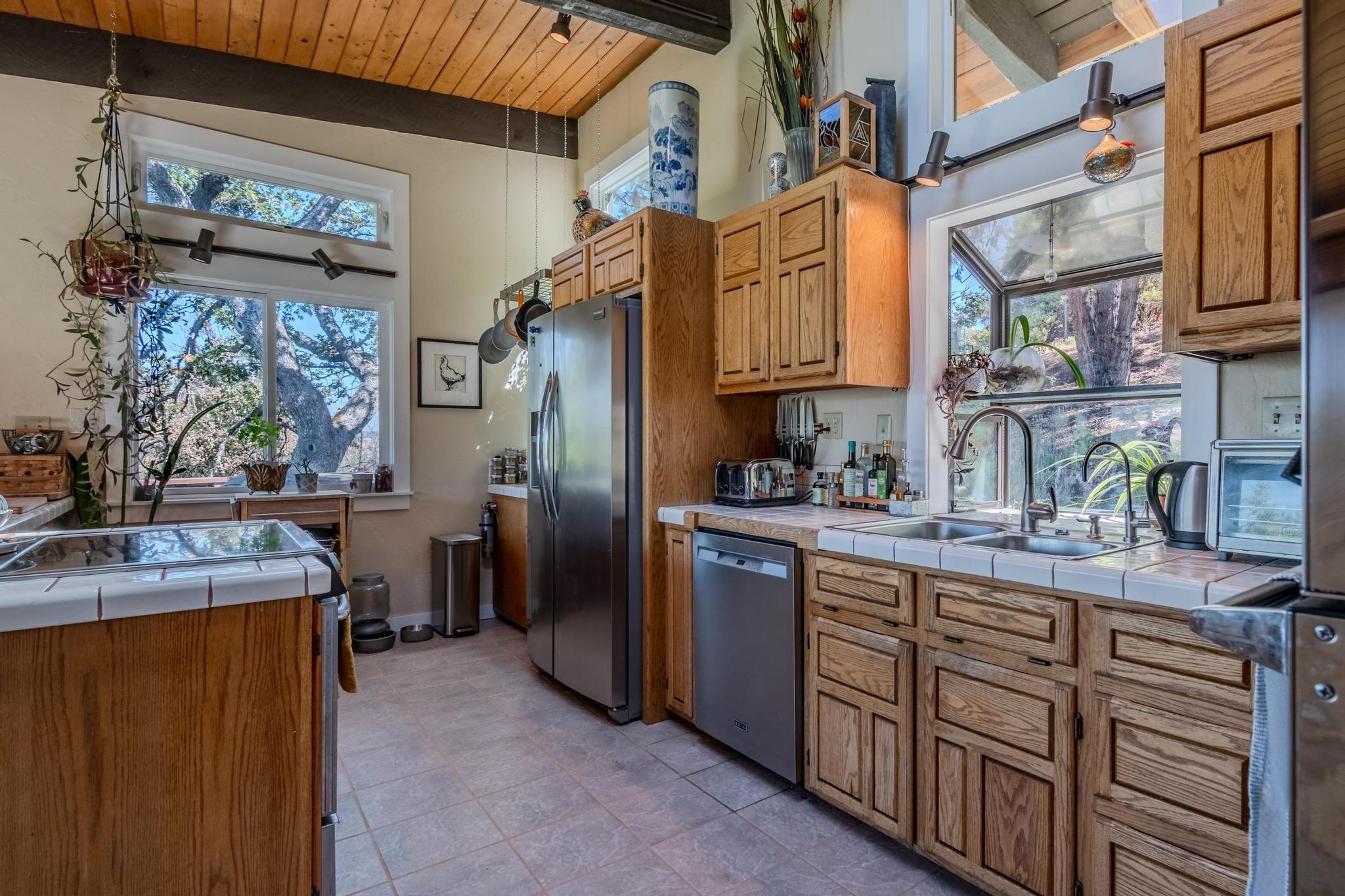 2850 Quail Run Road Talent, OR 97540 - Photo 12 of 55 01-24