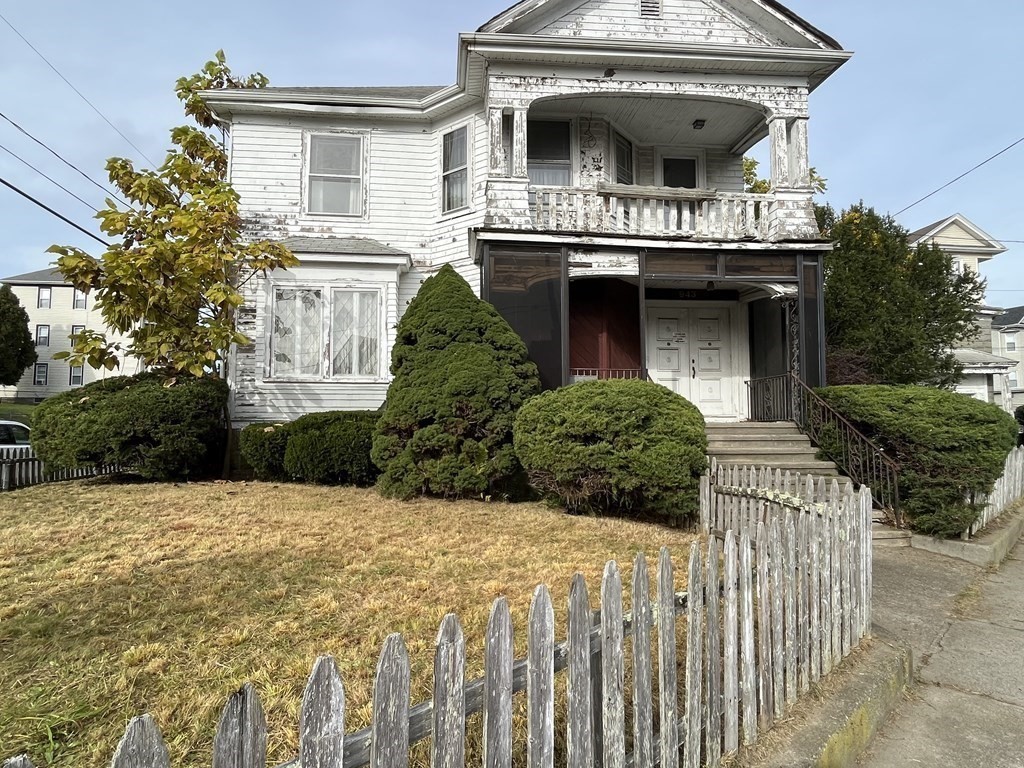 943 County Street Fall River, MA 02723 - Photo 3 of 18 Gallery Image 3