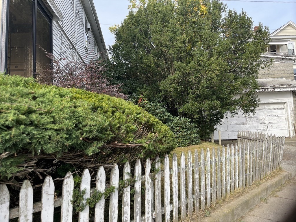 943 County Street Fall River, MA 02723 - Photo 4 of 18 Gallery Image 4