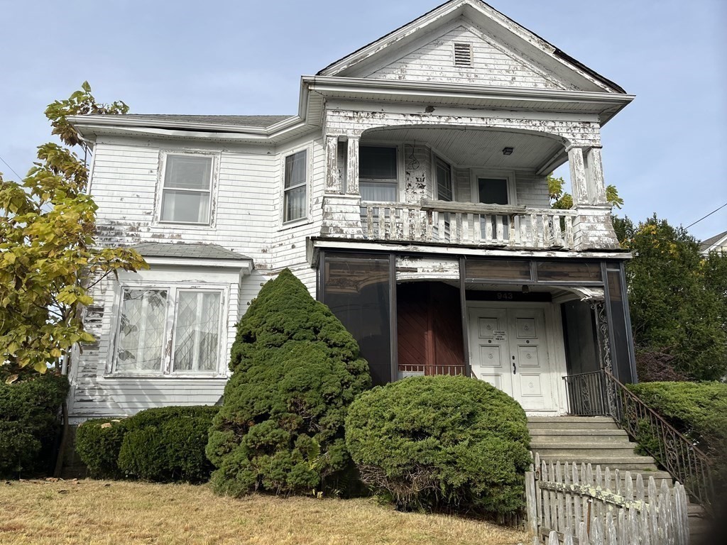 943 County Street Fall River, MA 02723 - Photo 5 of 18 Gallery Image 5