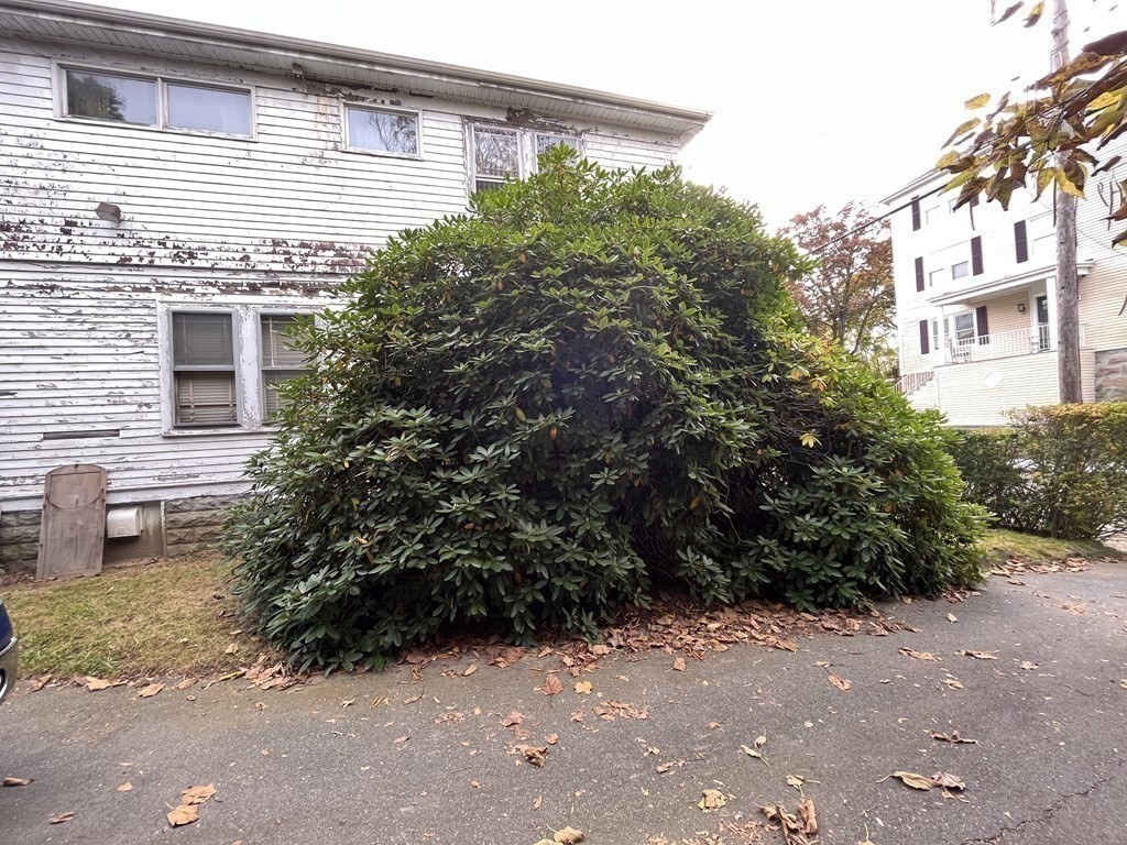 943 County Street Fall River, MA 02723 - Photo 6 of 18 Gallery Image 6
