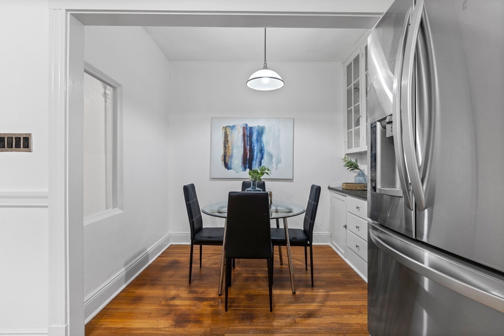 576 Washington Street, Unit 1 Brookline, MA 02446 - Photo 3 of 17 Gallery Image 3