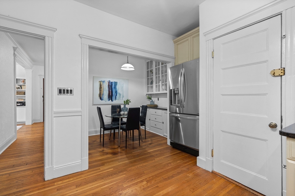 576 Washington Street, Unit 1 Brookline, MA 02446 - Photo 4 of 17 Gallery Image 4