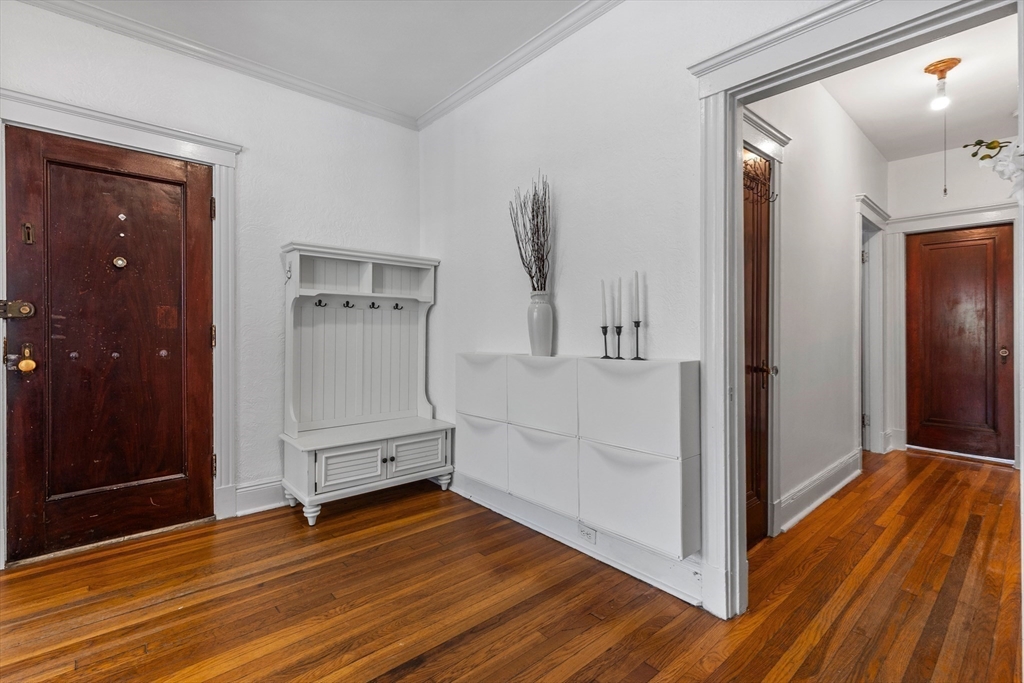 576 Washington Street, Unit 1 Brookline, MA 02446 - Photo 8 of 17 Gallery Image 8