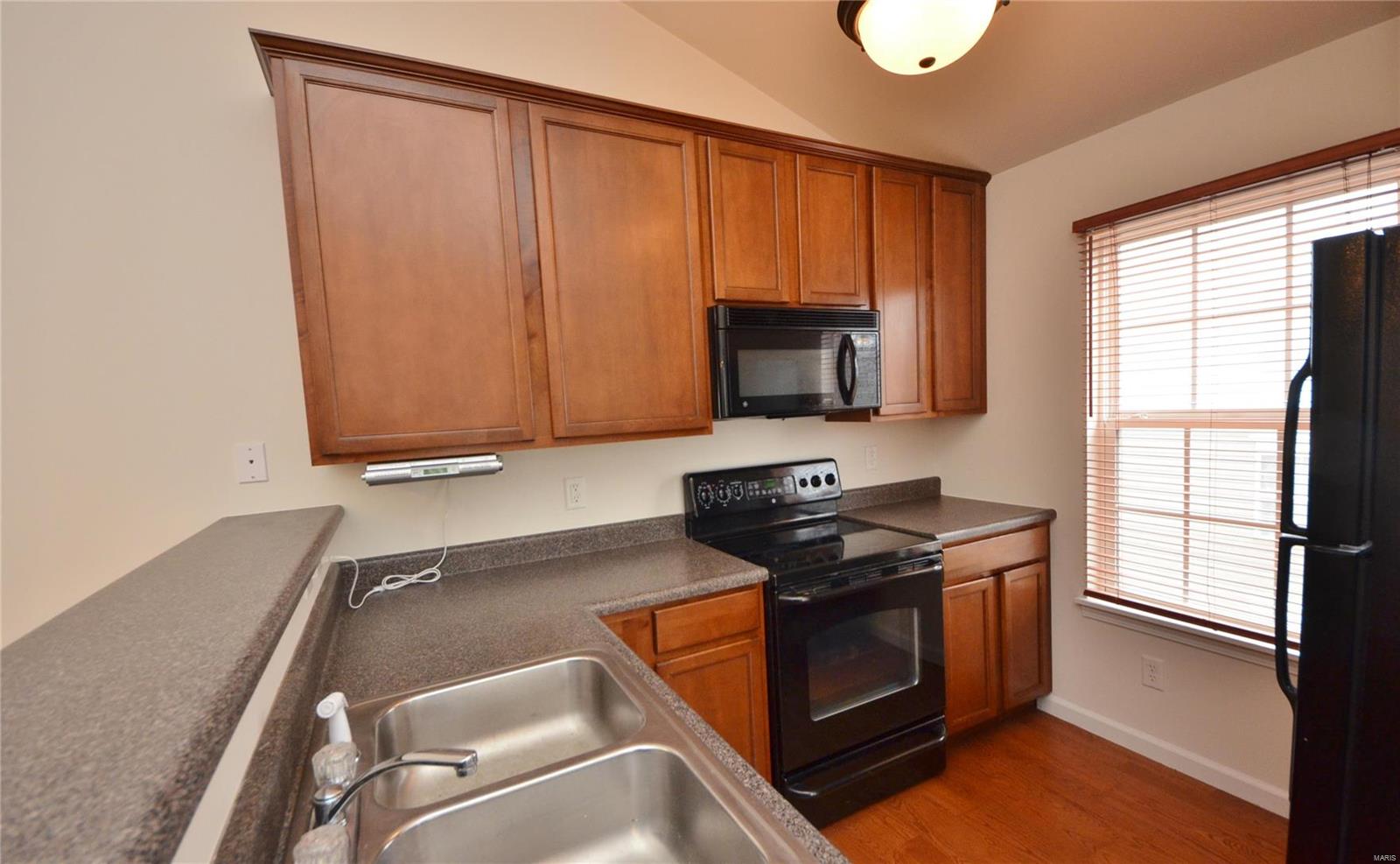 5303 Spring Creek Lane O'Fallon, MO 63368 - Photo 4 of 22