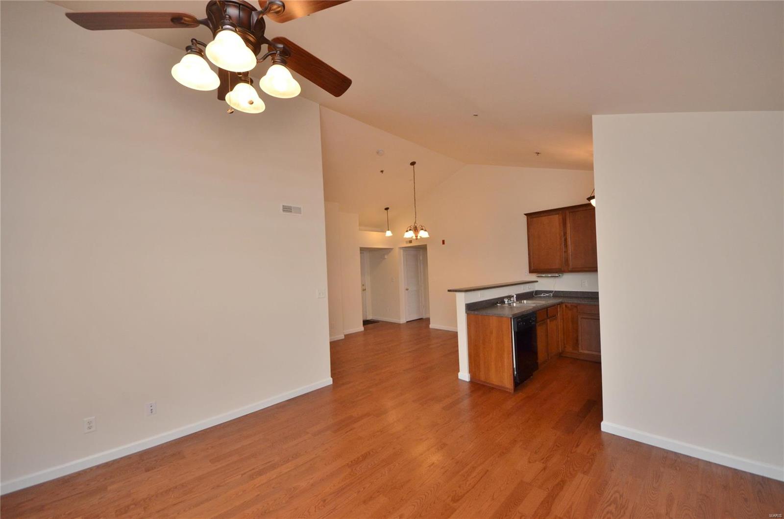 5303 Spring Creek Lane O'Fallon, MO 63368 - Photo 7 of 22