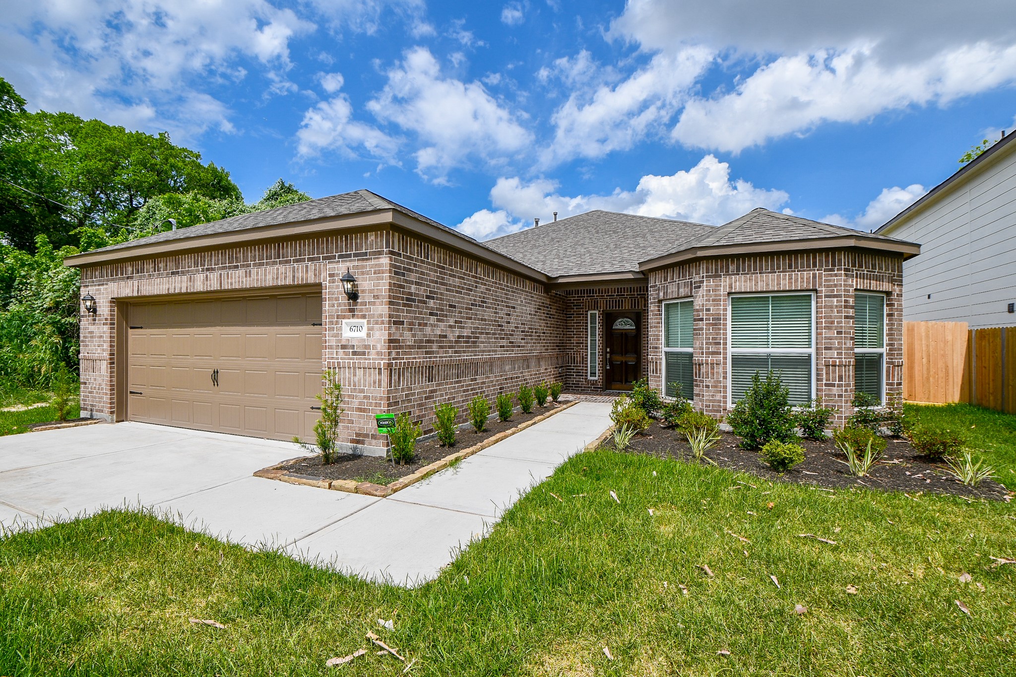 6710 Utah Street Houston, TX 77091 - Photo 1 of 32