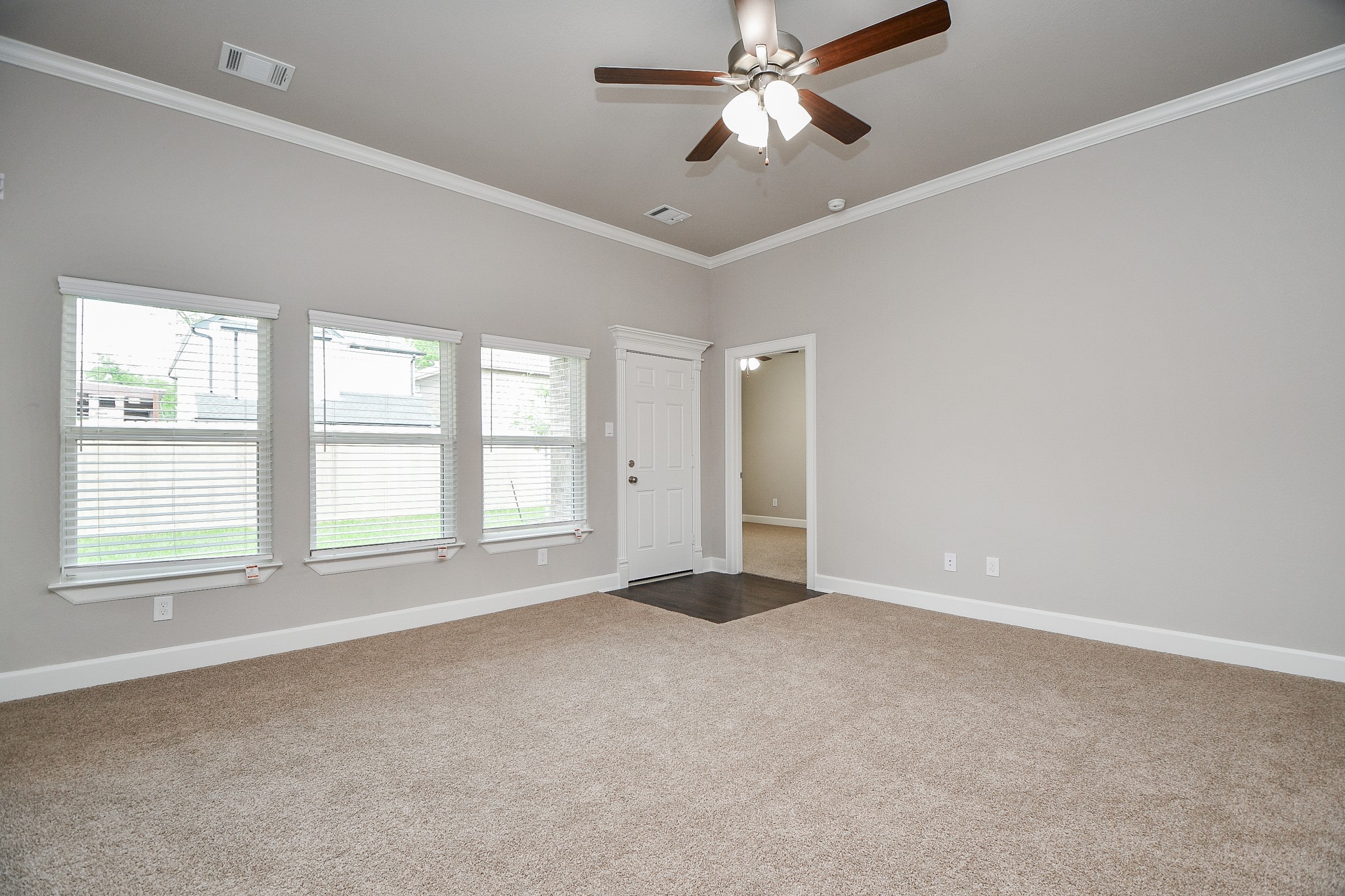 6710 Utah Street Houston, TX 77091 - Photo 14 of 32